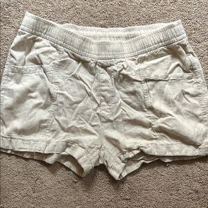 Old Navy Cream Cargo Shorts Relaxed Fit